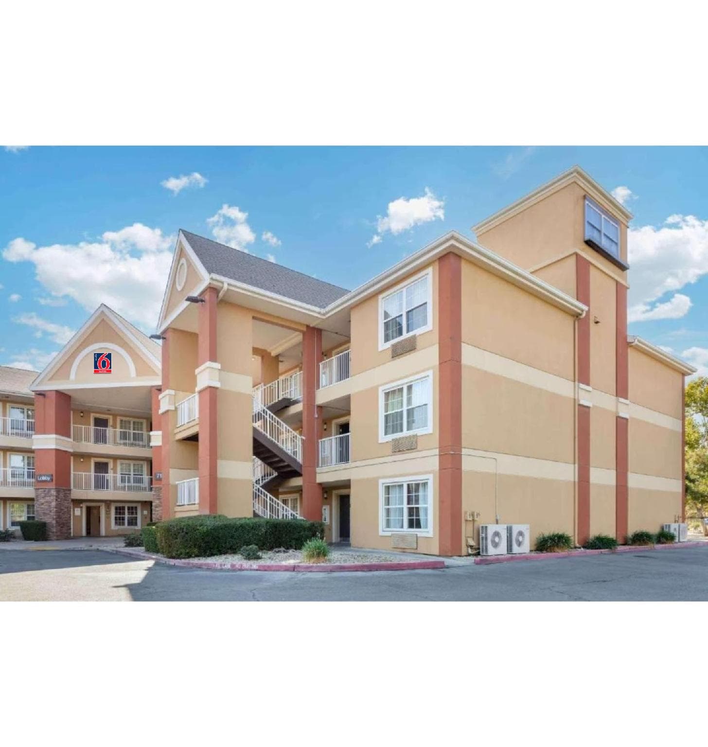 Studio 6 Suites Fresno North CA
