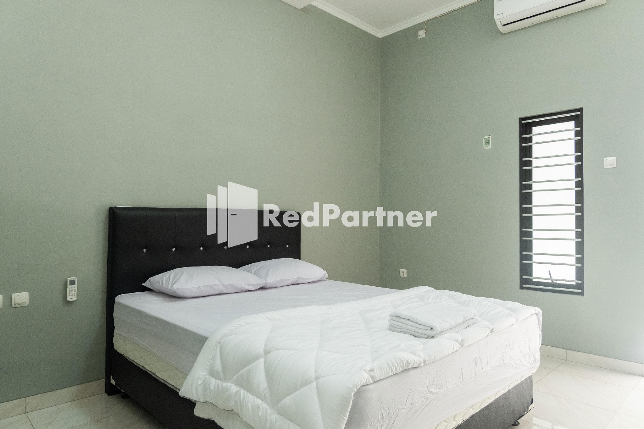Athena House Syariah Near The Park Mall Solo Baru Mitra RedDoorz