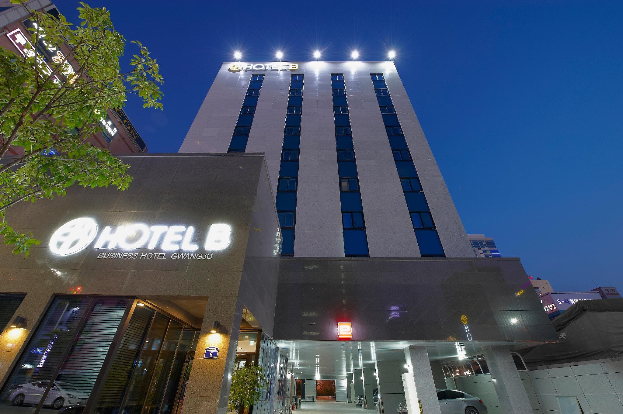 Hotel B