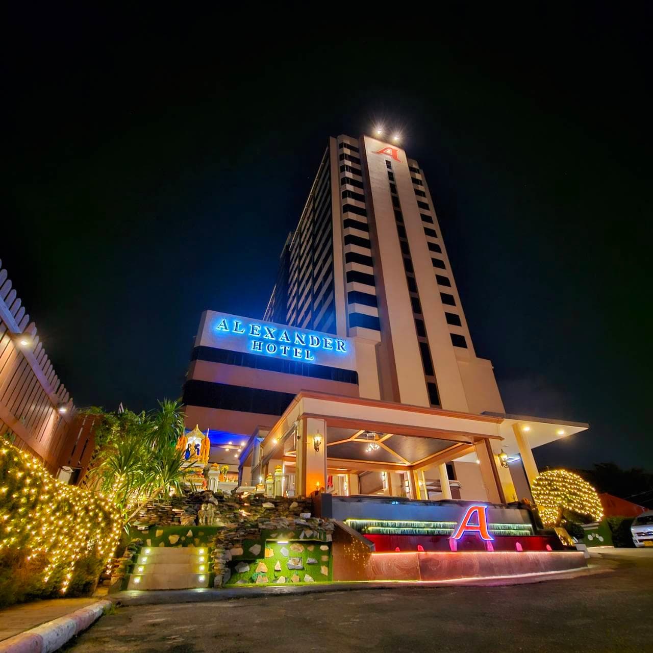 Alexander Hotel