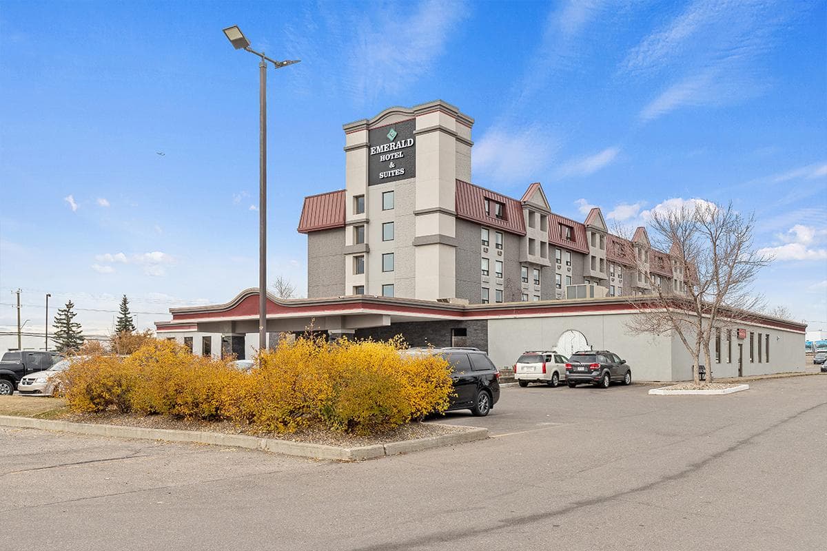 Emerald Hotel and Suites