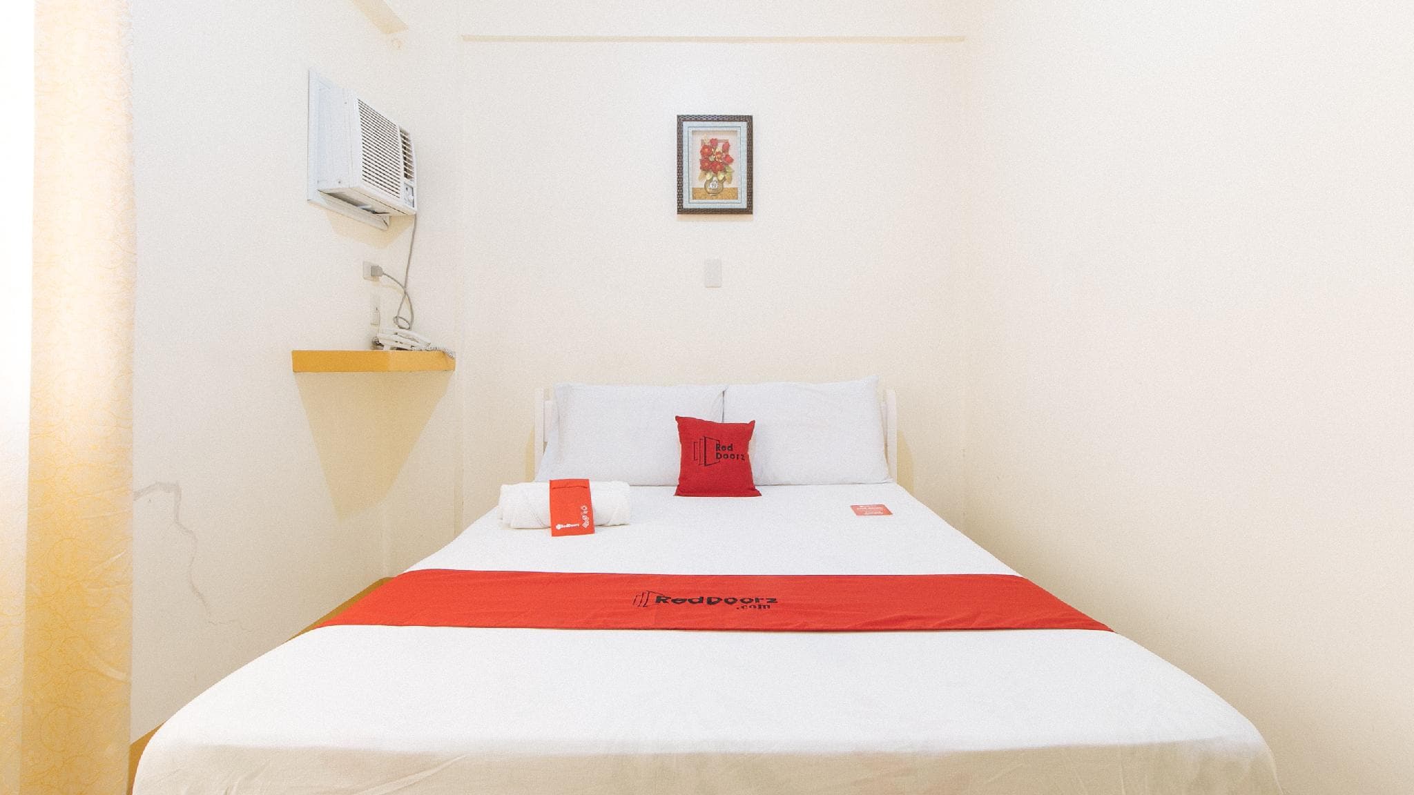 RedDoorz @ Golden Skye Hotel Guagua