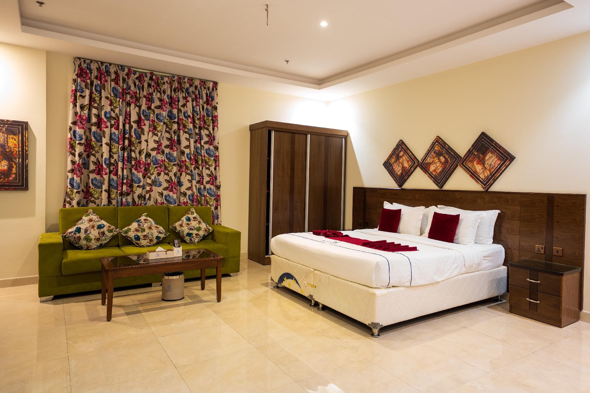 Golden New Hira Hotel