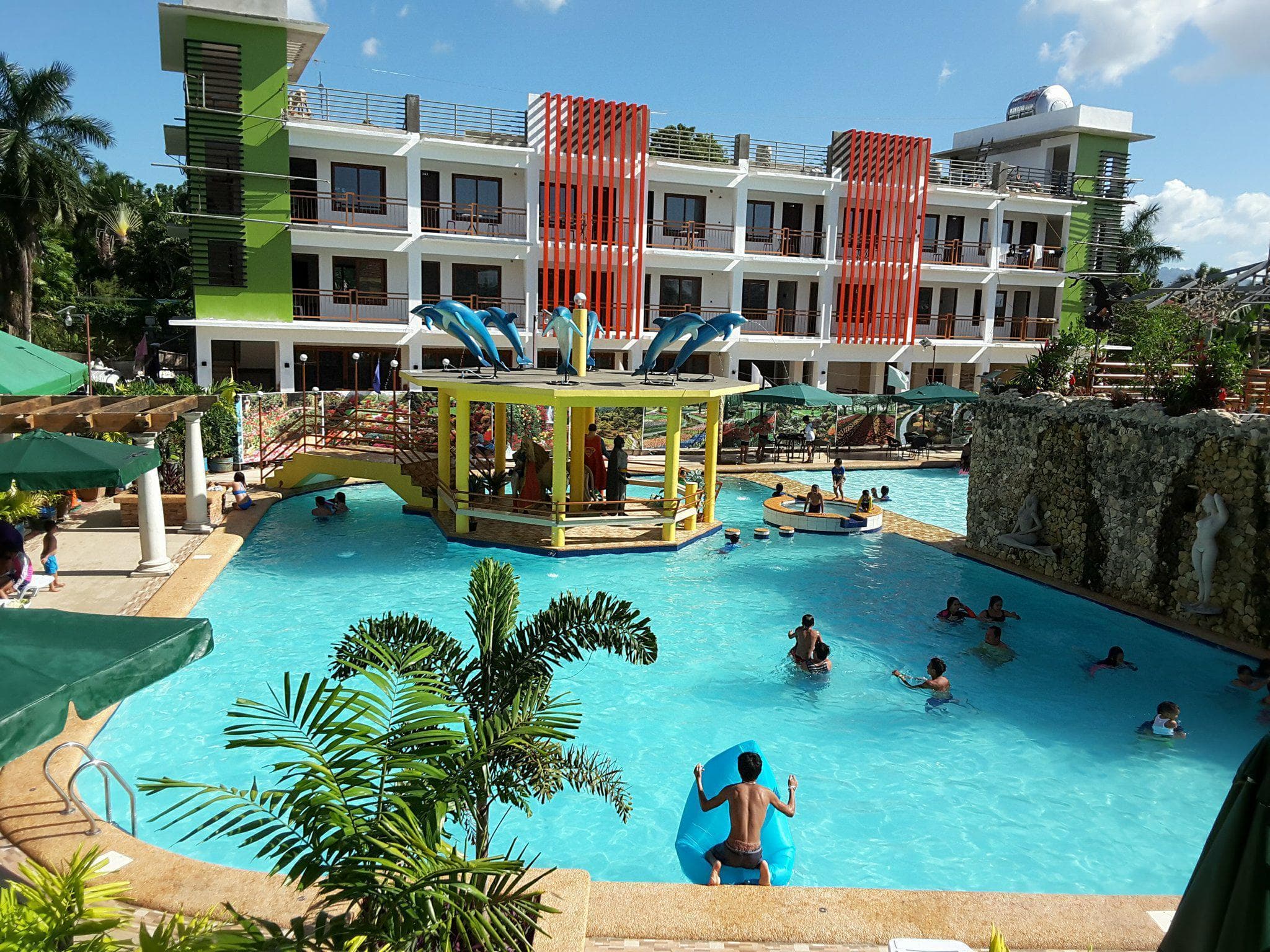 Moalboal Tropics