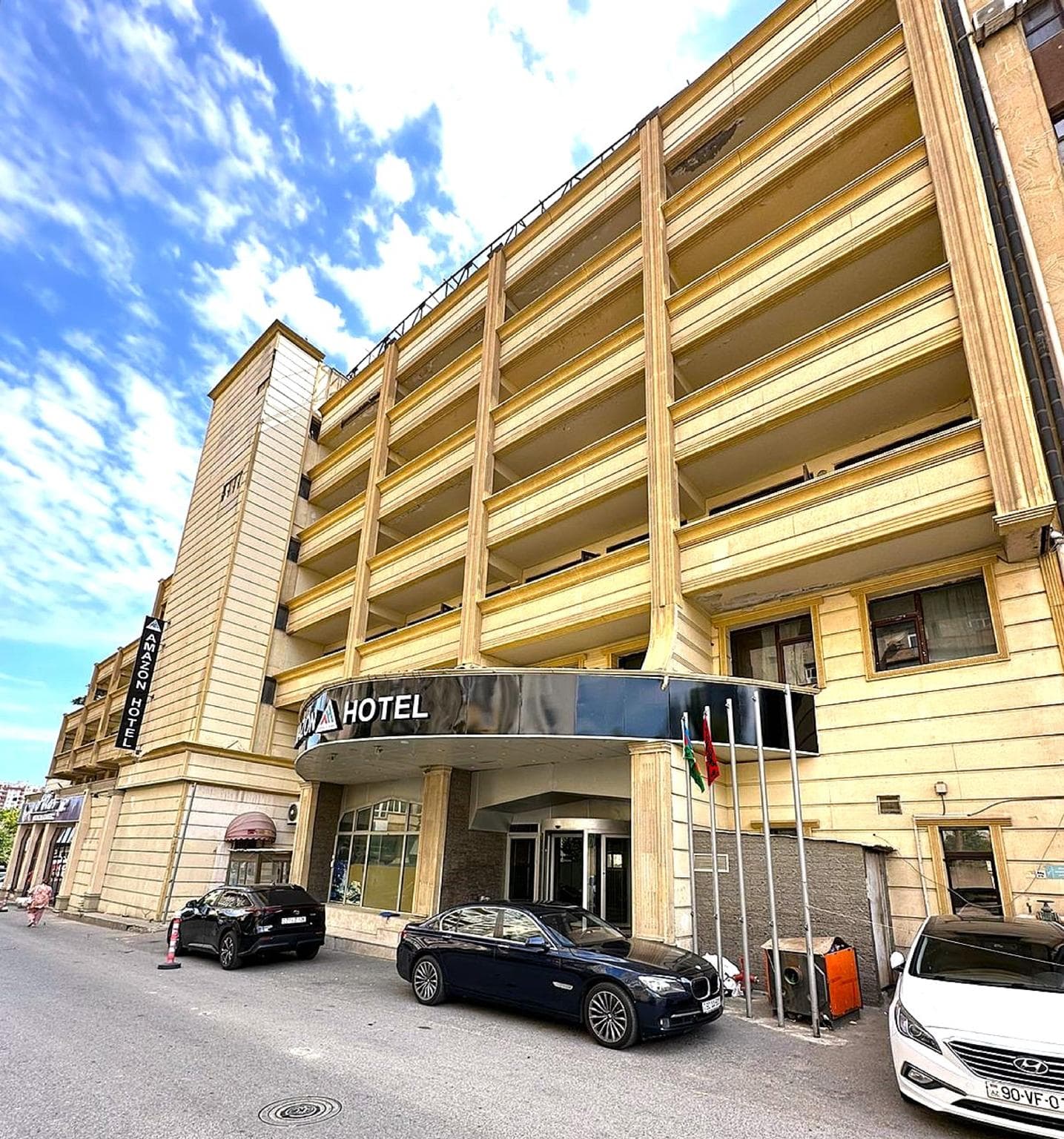 Amazon Hotel – Free Massage